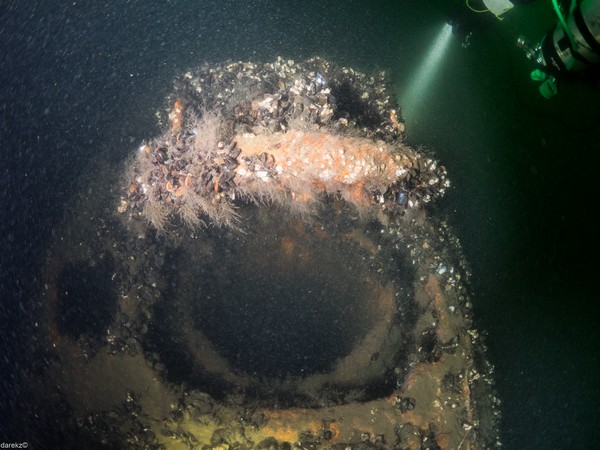 Właz ORP Ślązak.jpg